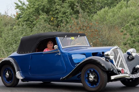 Citroën Traction cabriolet bleue