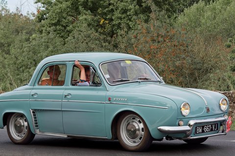 Renault Dauphine bleu pâle