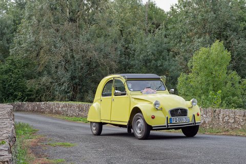 Citroën 2CV jaune